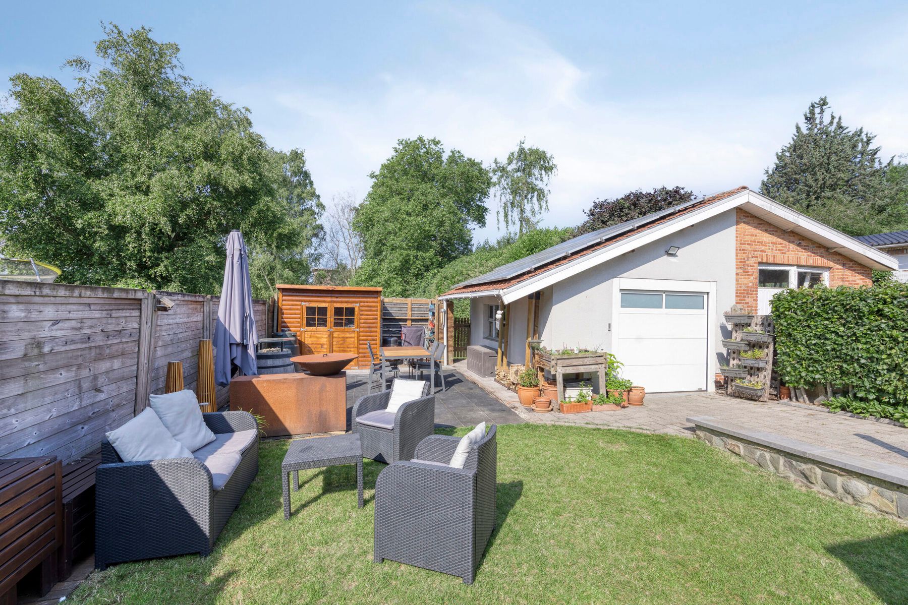 Rustig gelegen woning met garage foto 5