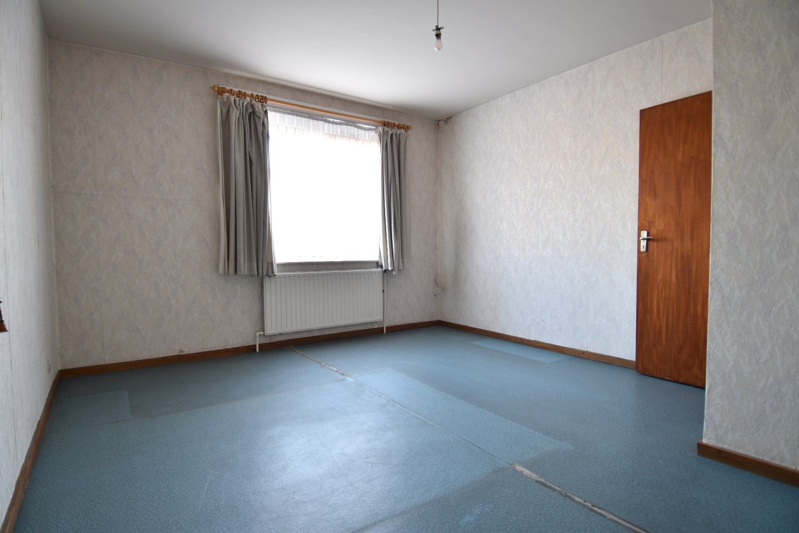 Lichtrijk 2-slaapkamerappartement met zonnig terras te koop in het hart van Gullegem foto 9