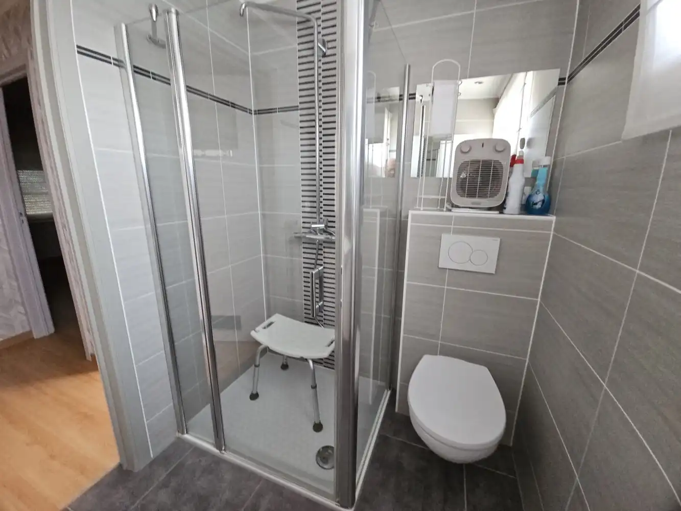 Woning (HOB) met tuin en dubbele garage foto 15