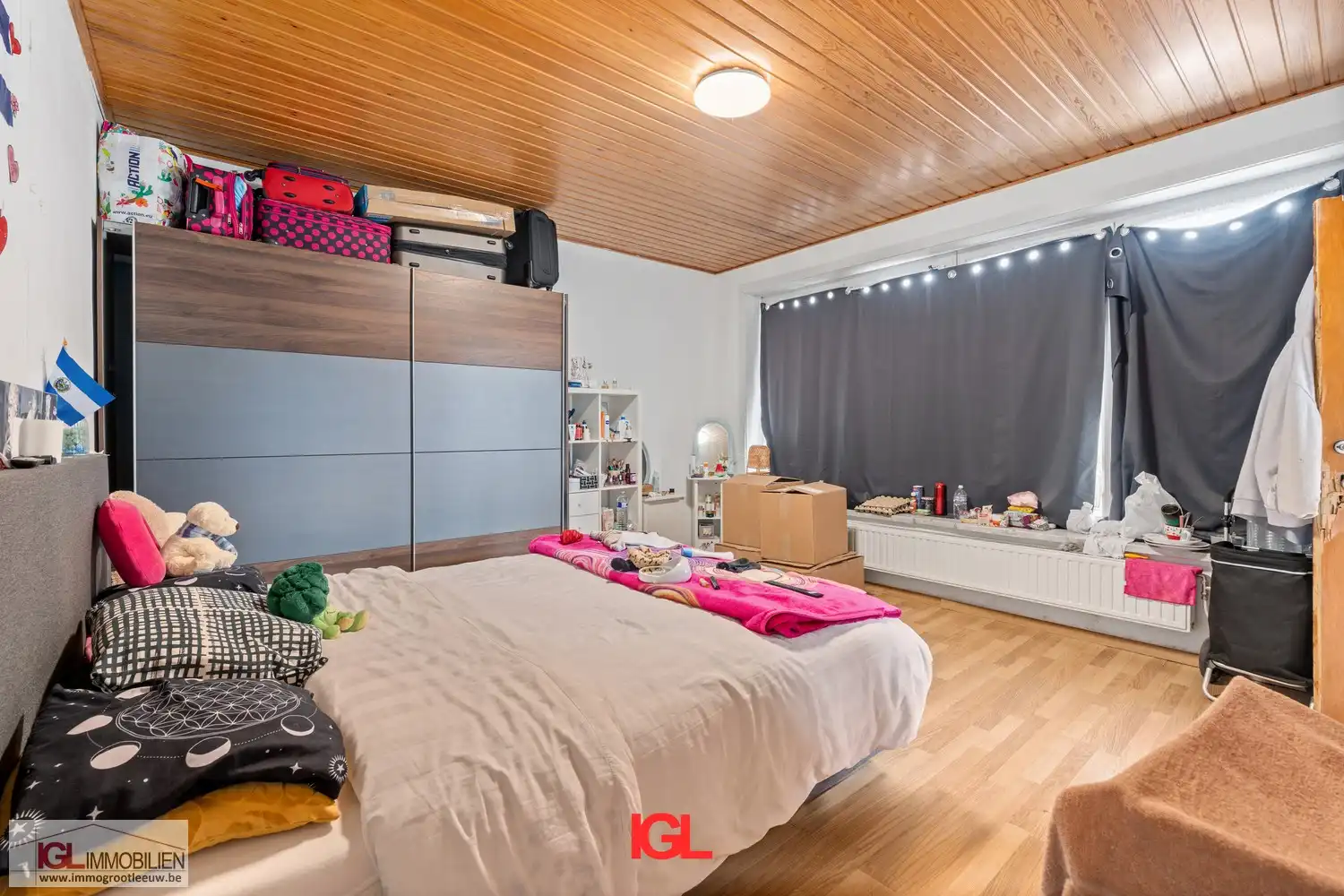 Handelspand met 2 handelsruimtes en 1 appartement te koop op AAA locatie foto 25