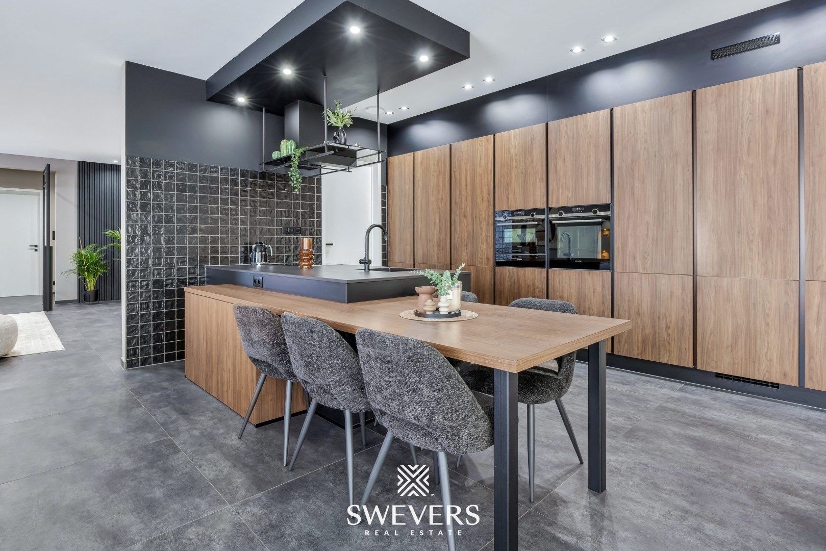 Stijlvol wonen op een ruim perceel met 4 slaapkamers en topafwerking foto 18