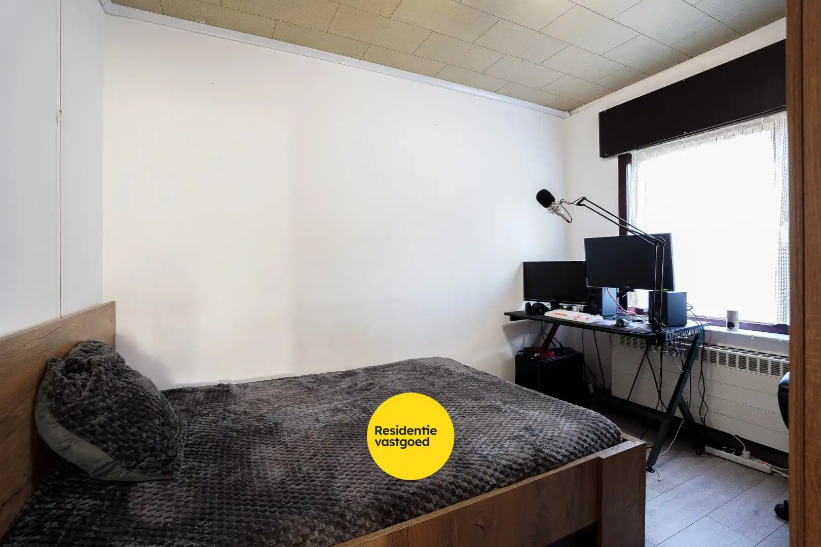 Woning met 5 slaapkamers in het centrum van Eernegem foto 20