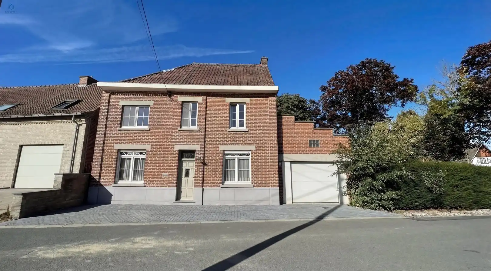 Hoofdfoto van de publicatie: Instapklare gezinswoning met 3 slaapkamers, garage, atelier en prachtige tuin in het hart van de Vlaamse Ardennen