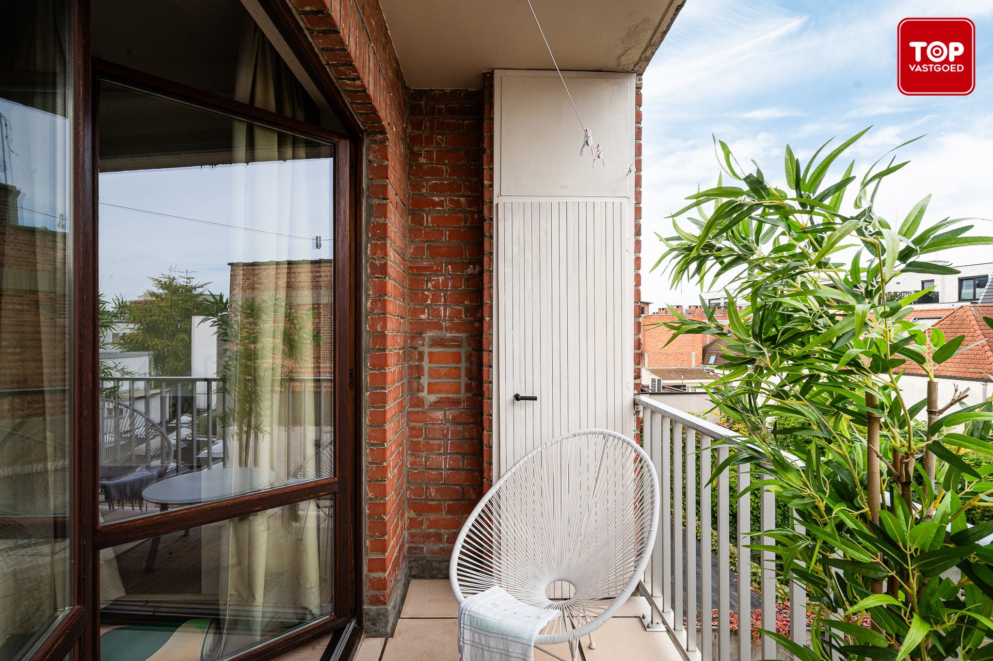 GERENOVEERD 2 SLAAPKAMER APPARTEMENT MET 2 TERRASSEN. foto 21