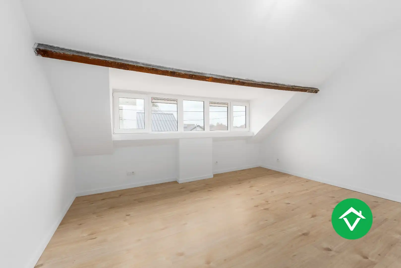 Volledig gerenoveerde woning (EPB B) met garage op topligging te Eernegem foto 19