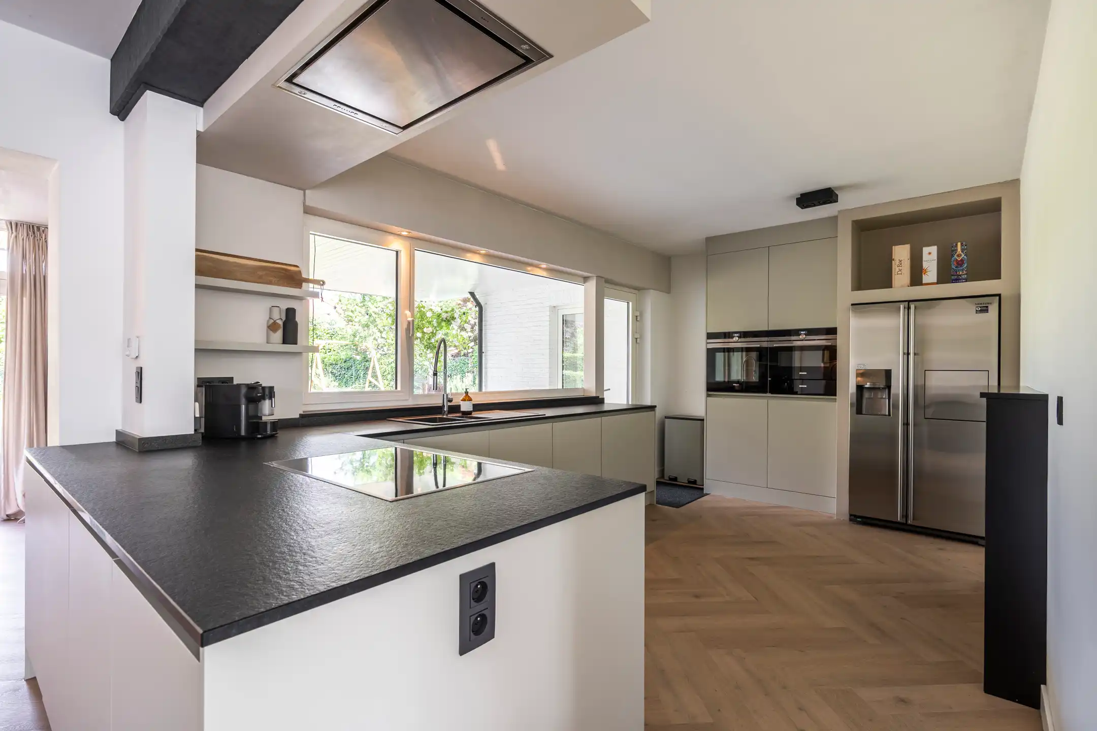 luxe afgewerkte vrijstaande woning op 842 m² in Poppel. foto 9