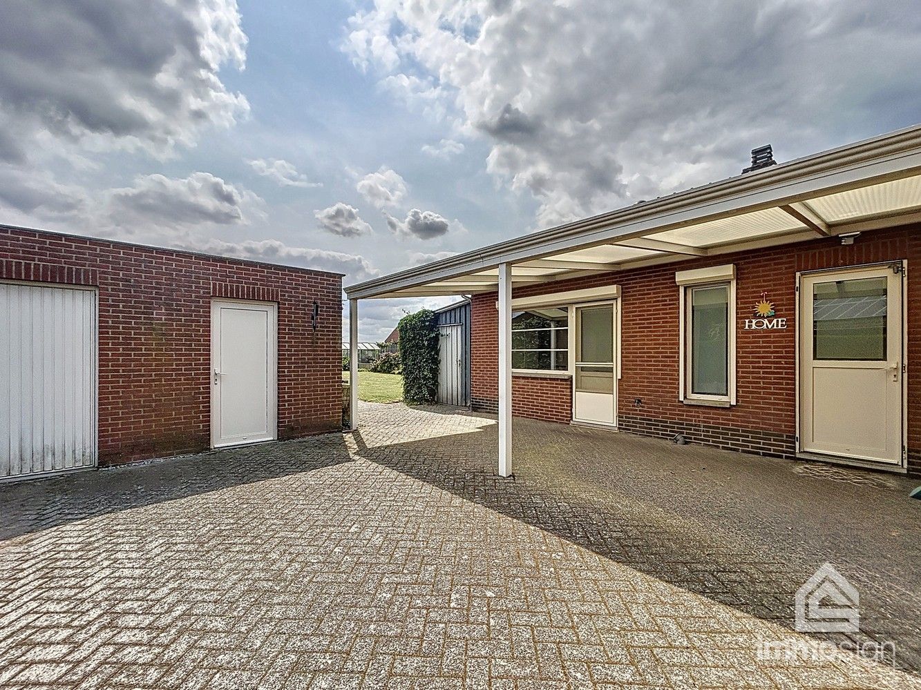 Instapklare gelijkvloerse woning (bungalow) op een perceel van 1079 m² met uitzicht over de velden, vlakbij de grens met Nederland foto 25