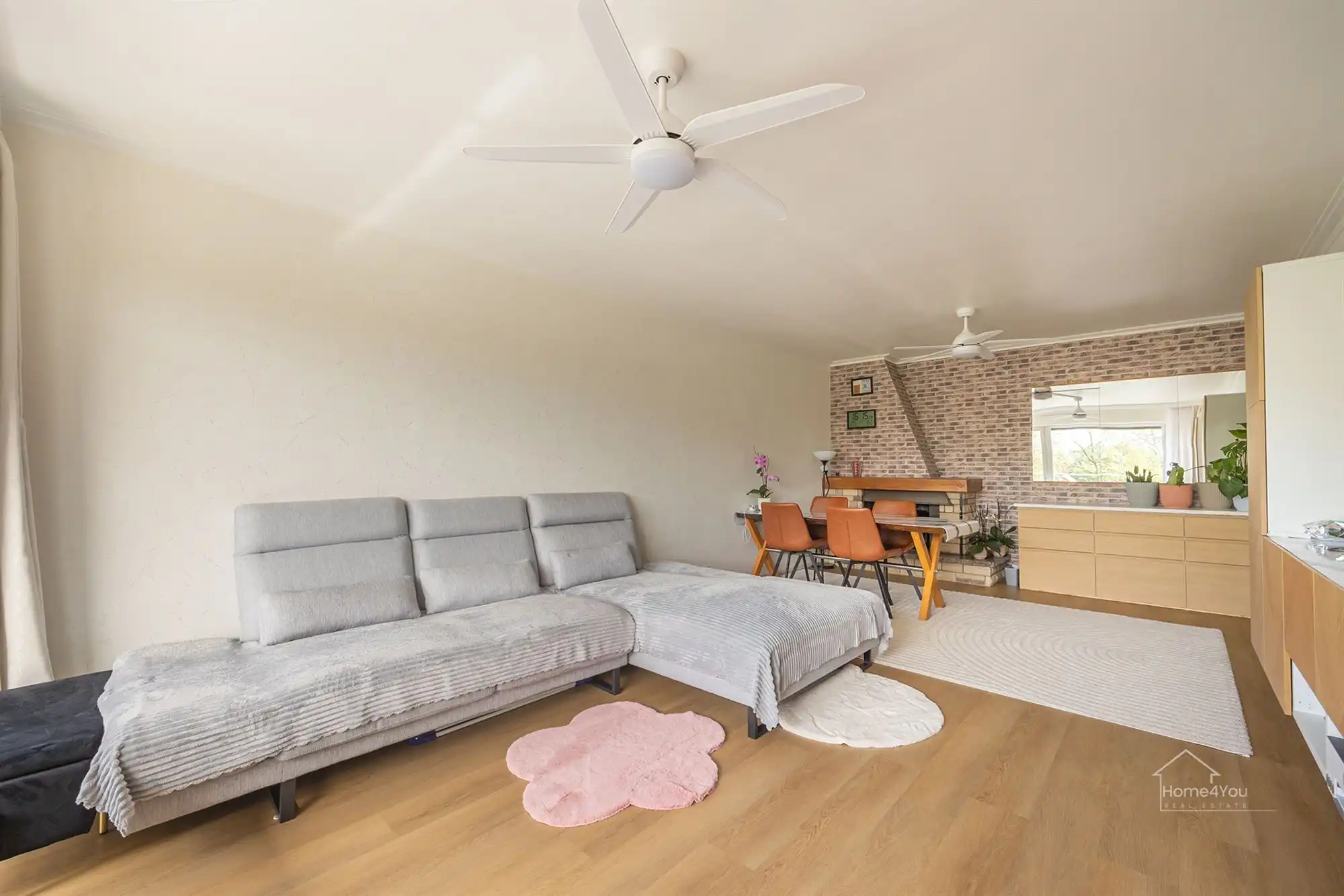 Instapklaar en lichtrijk appartement met 3 slaapkamers foto 5