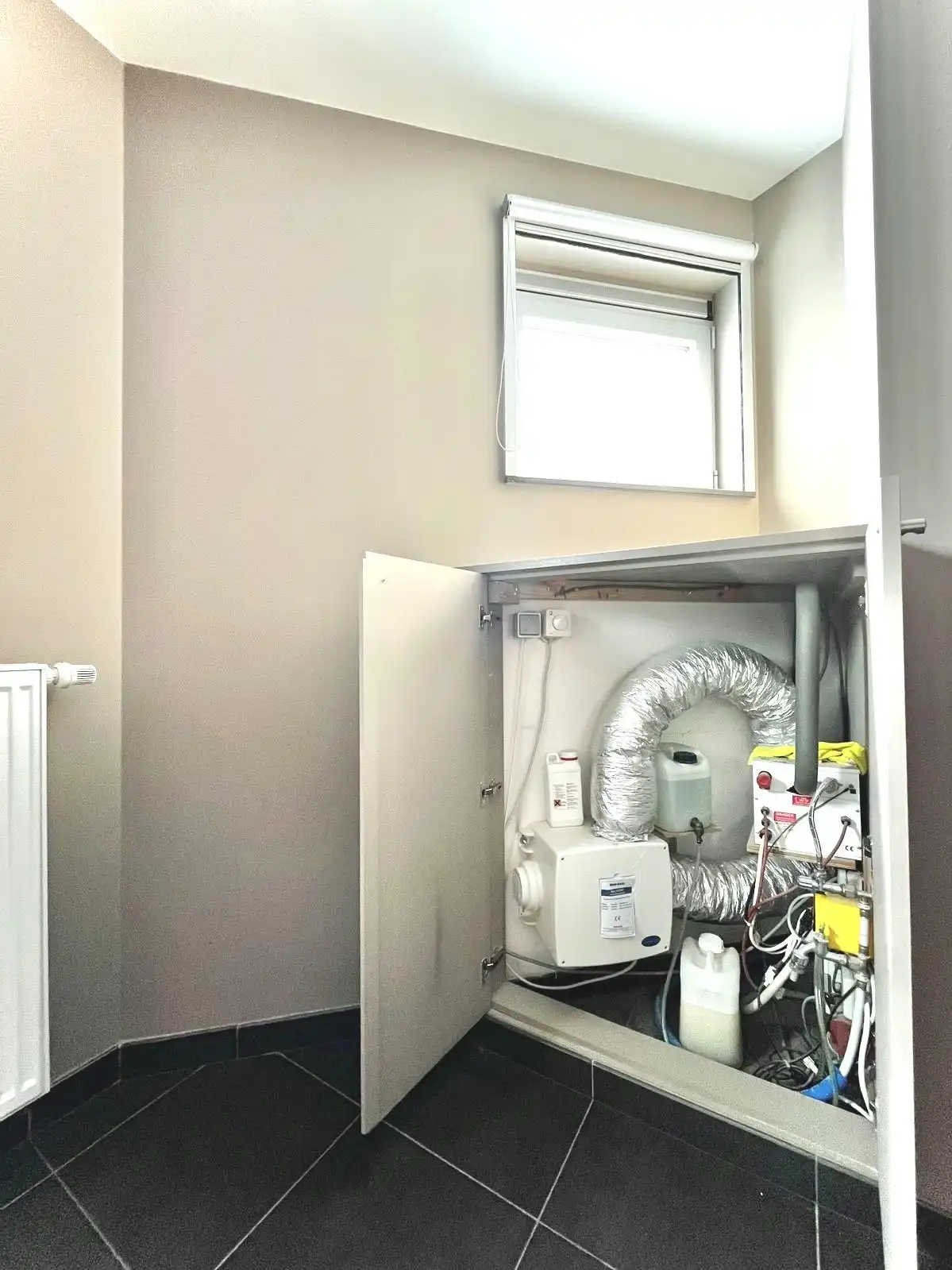 COMMERCIEEL GEBOUW - 214 M² BRUIKBARE RUIMTE foto 17