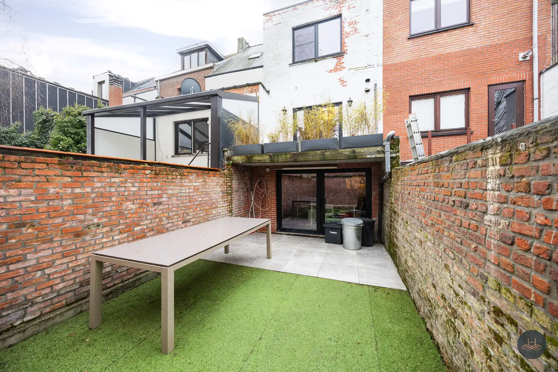 Gerenoveerde en energiezuinige woning met tuin en terrassen foto 27