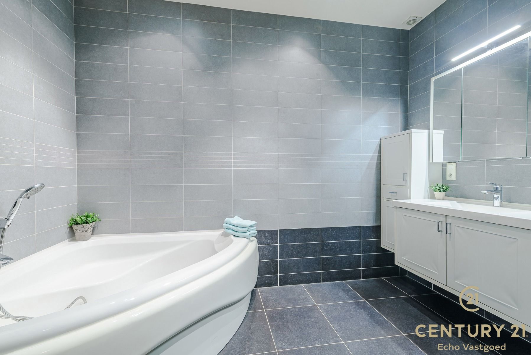 Luxe appartement met 2 overdekte terrassen én garagebox foto 15