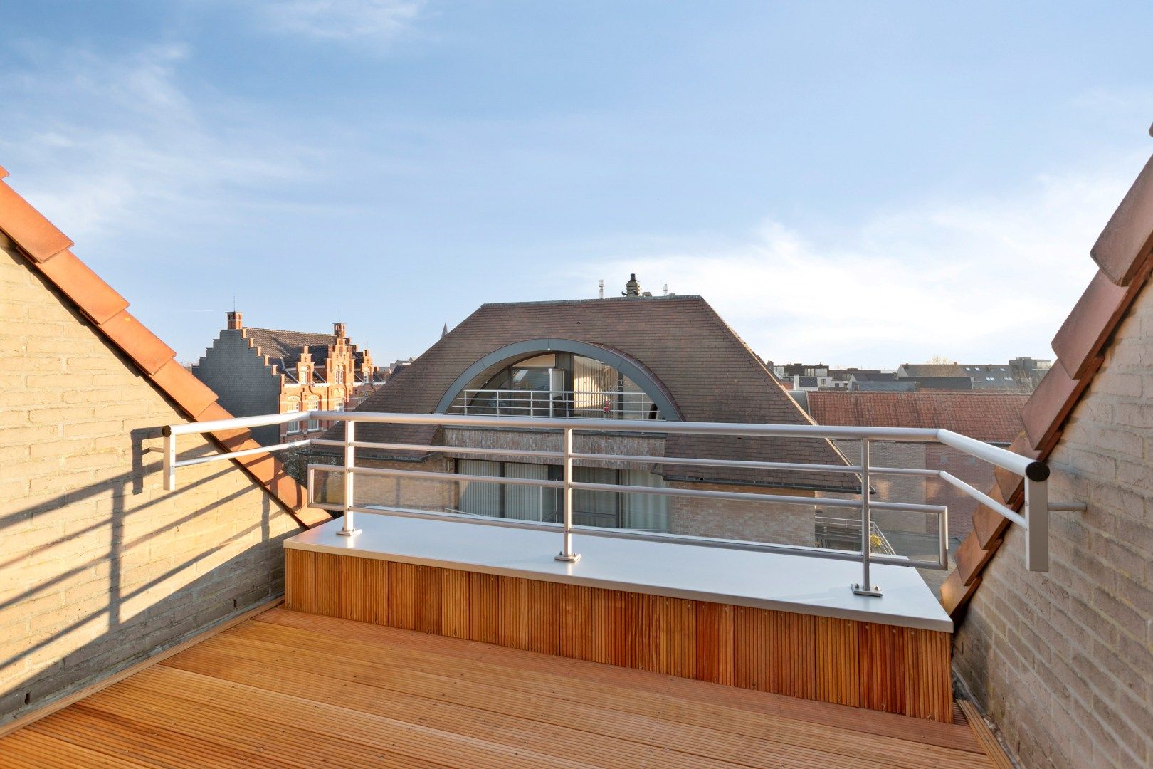 Centraal gelegen appartement met mooi zicht foto 7