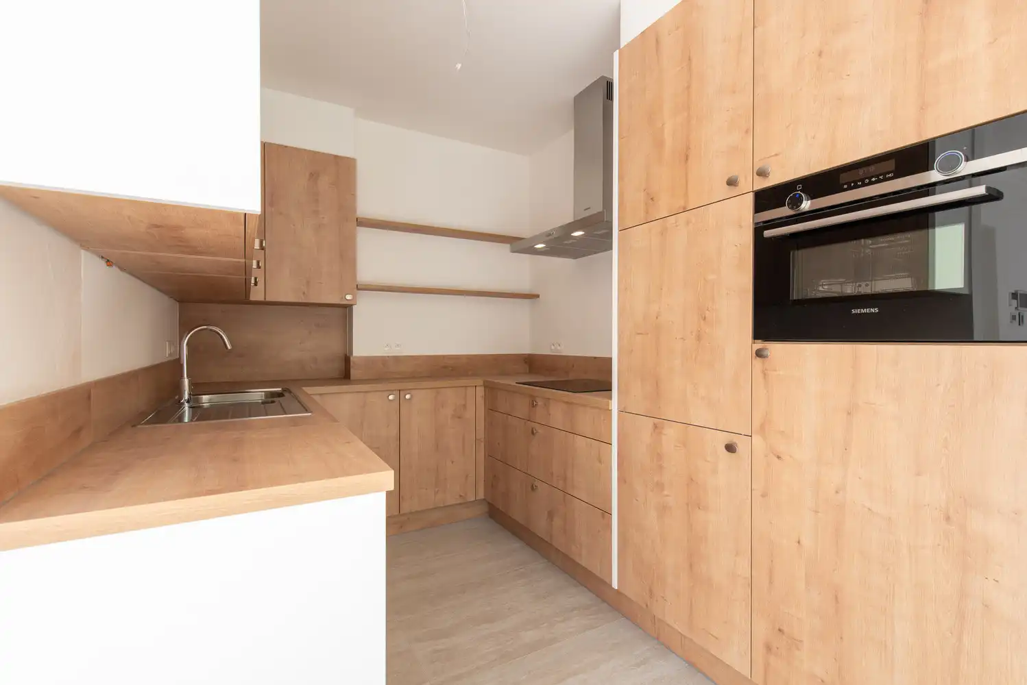 Appartement inclusief 2 autostaanplaatsen! foto 6