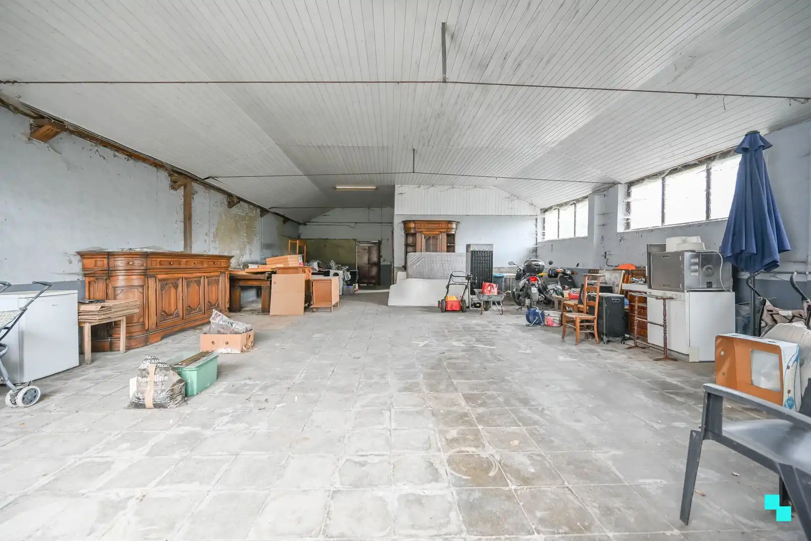 Alleenstaande woonst met atelier/loods foto 17