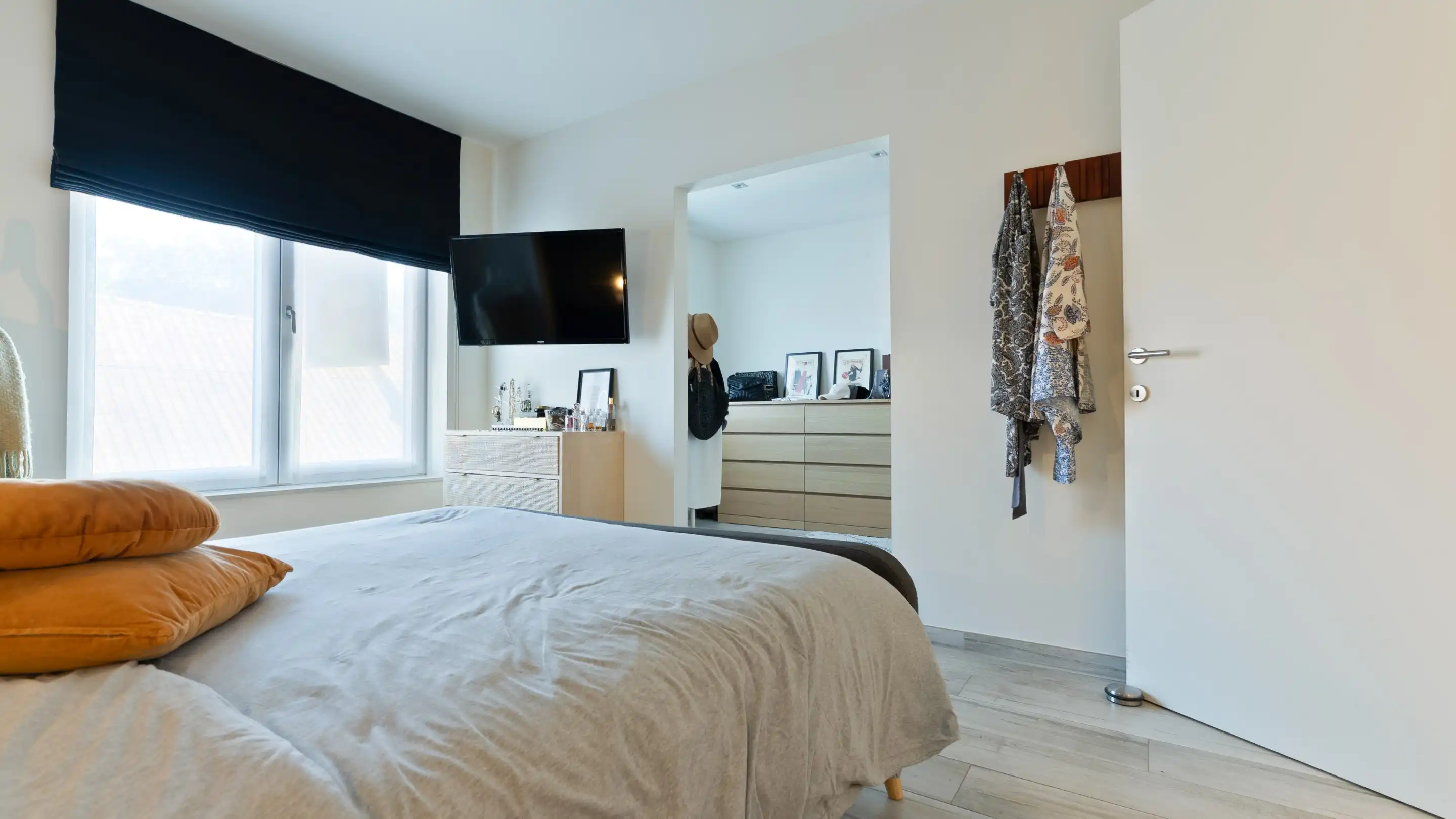 Gezellig en lichtrijk 2-slaapkamerappartement met ruim terras en garagebox foto 22