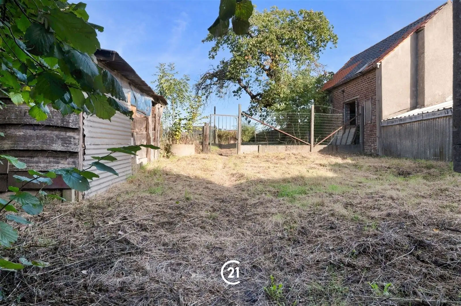 Uitzonderlijk renovatieproject met authentieke kapel! foto 17