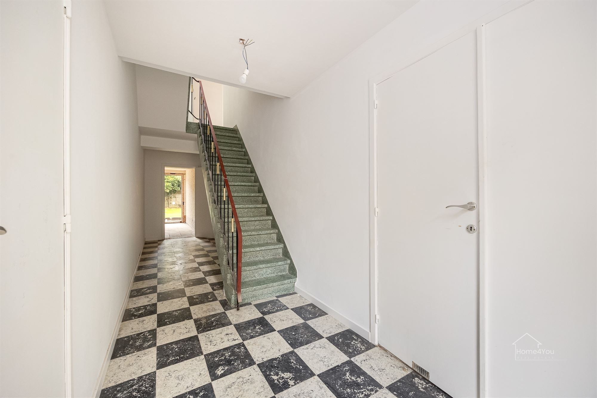 Gerenoveerd 2-slaapkamer appartement in Borsbeek te koop! foto 10