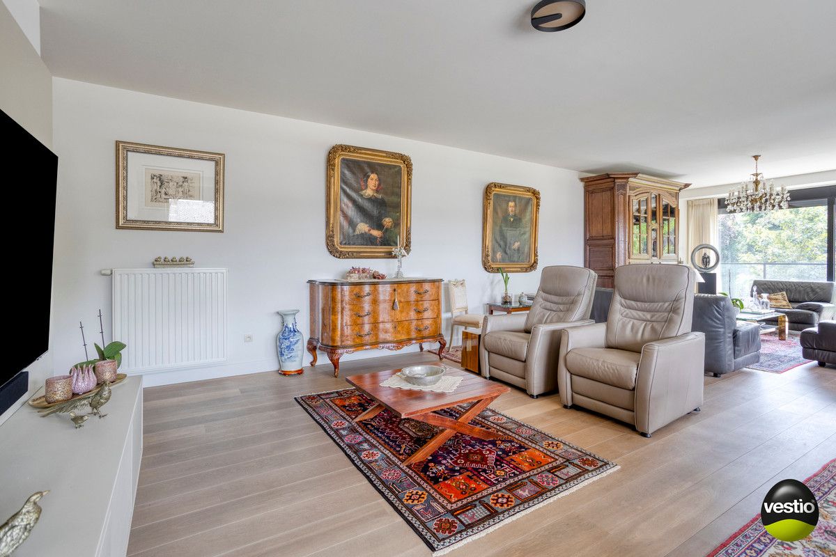LUXUEUS APPARTEMENT VAN 147M² MET 2 SLK EN RUIM TERRAS IN CENTRUM. foto 7