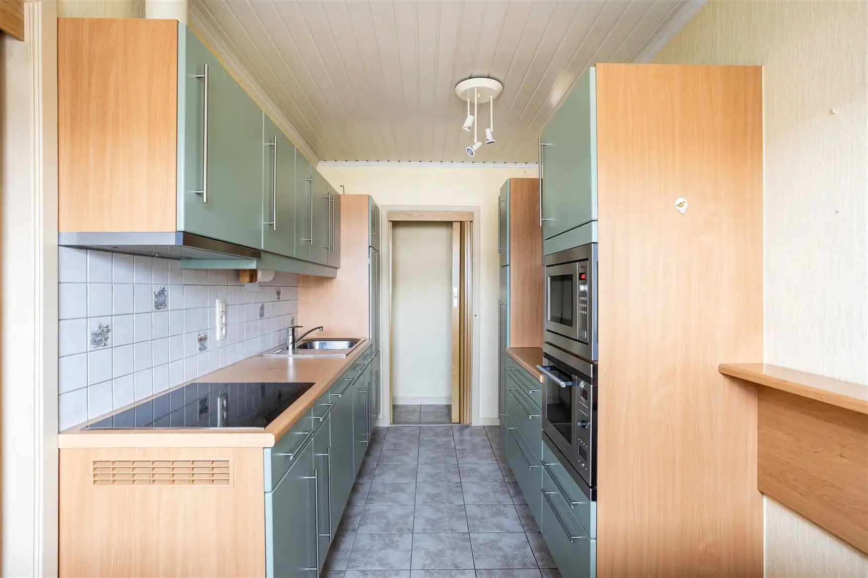 Ruim 3-slaapkamerappartement met zonneterras in Zwijnaarde foto 4
