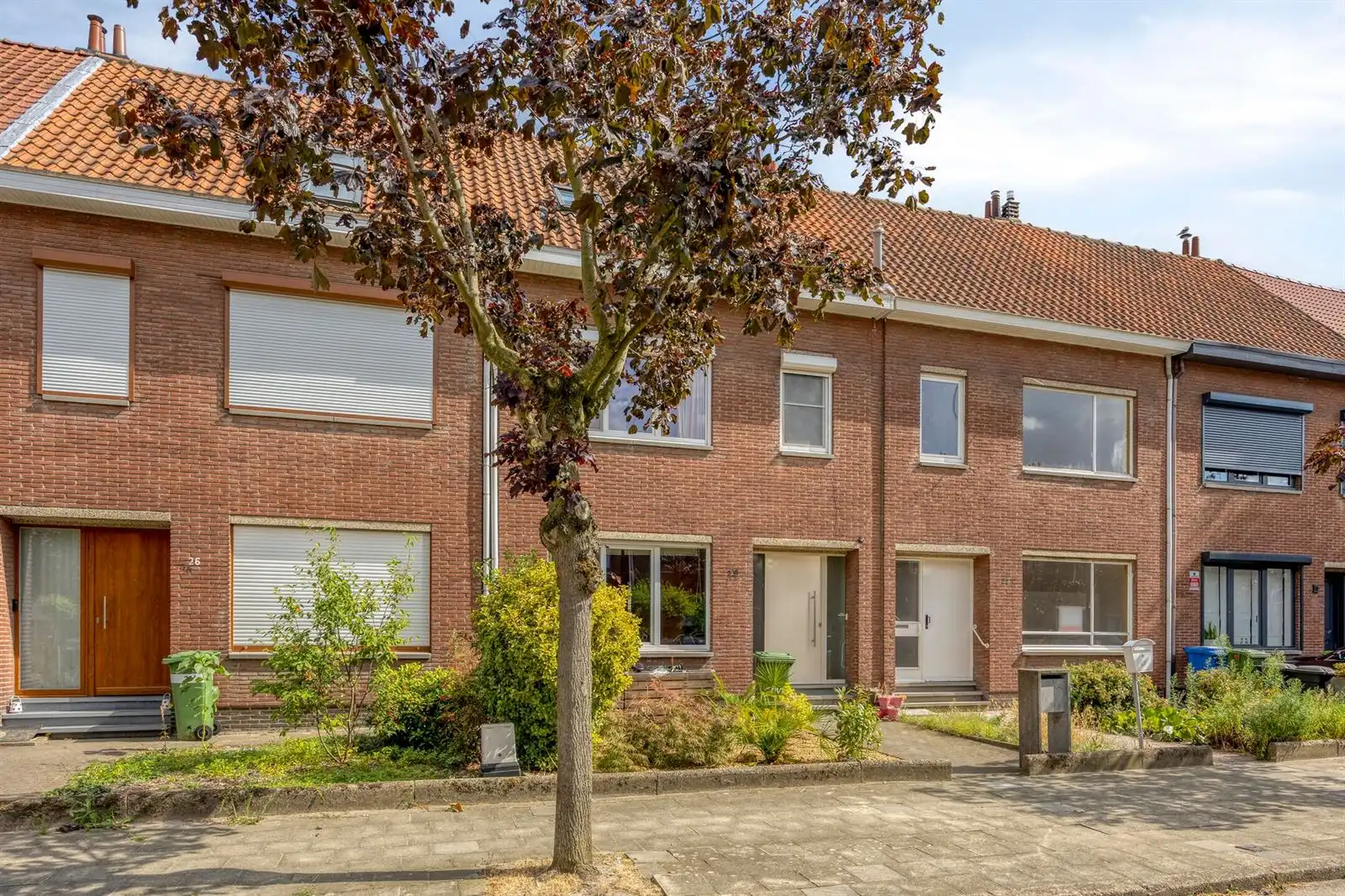Volledig gerenoveerde 4-slpk woning met garagebox foto 35