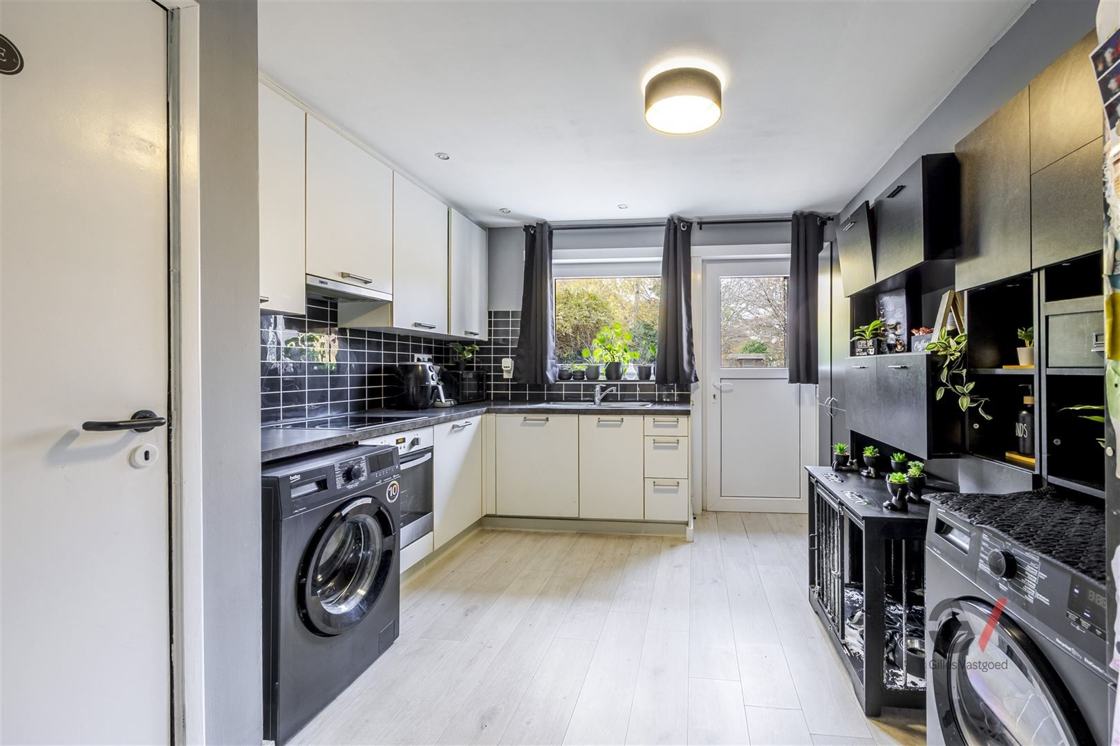 Gerenoveerde woning foto 3