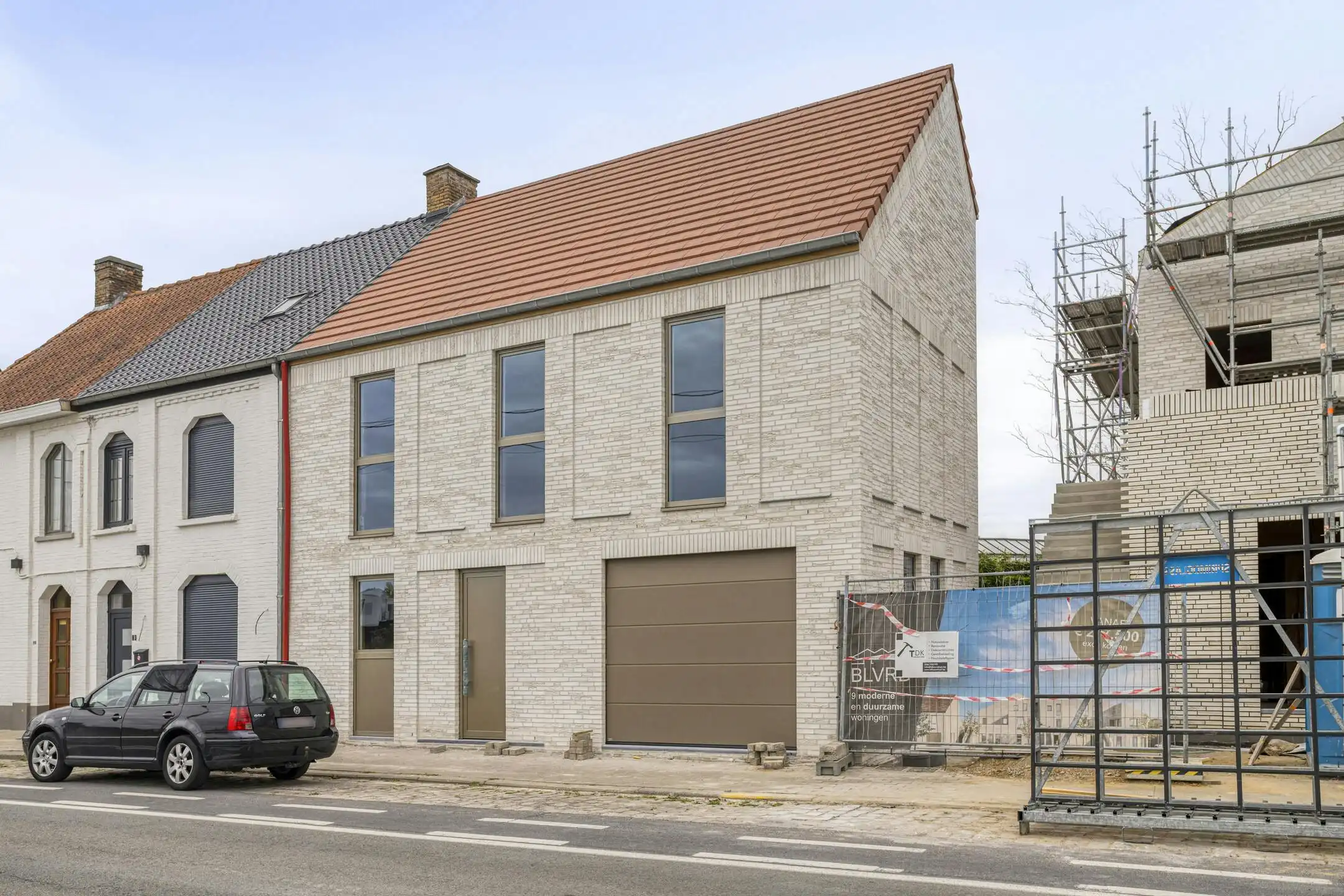 Uniek en energiezuinig huis te koop in Meulebeke foto 9