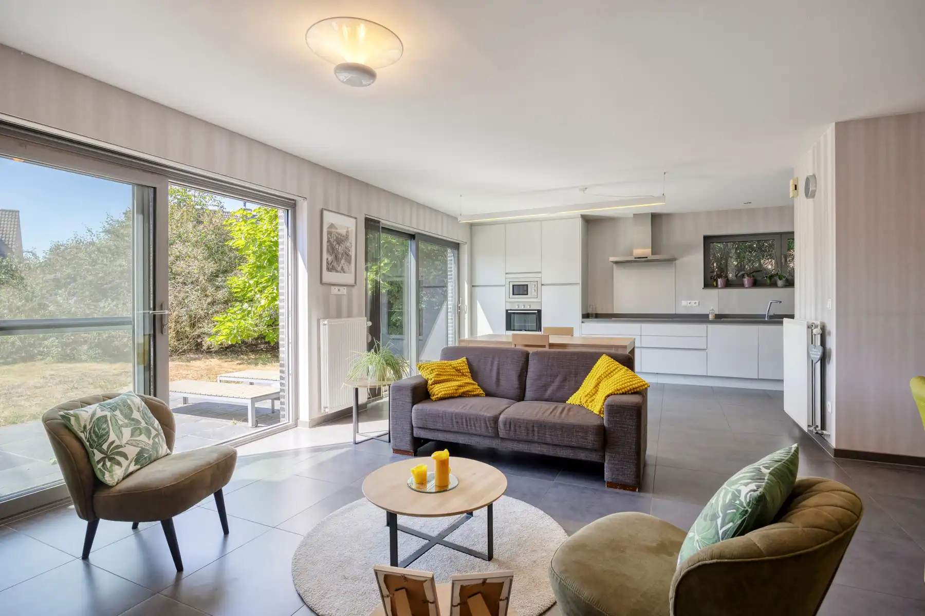 Instapklare HOB met 5 kamers + bureau, en aangename tuin! foto 10