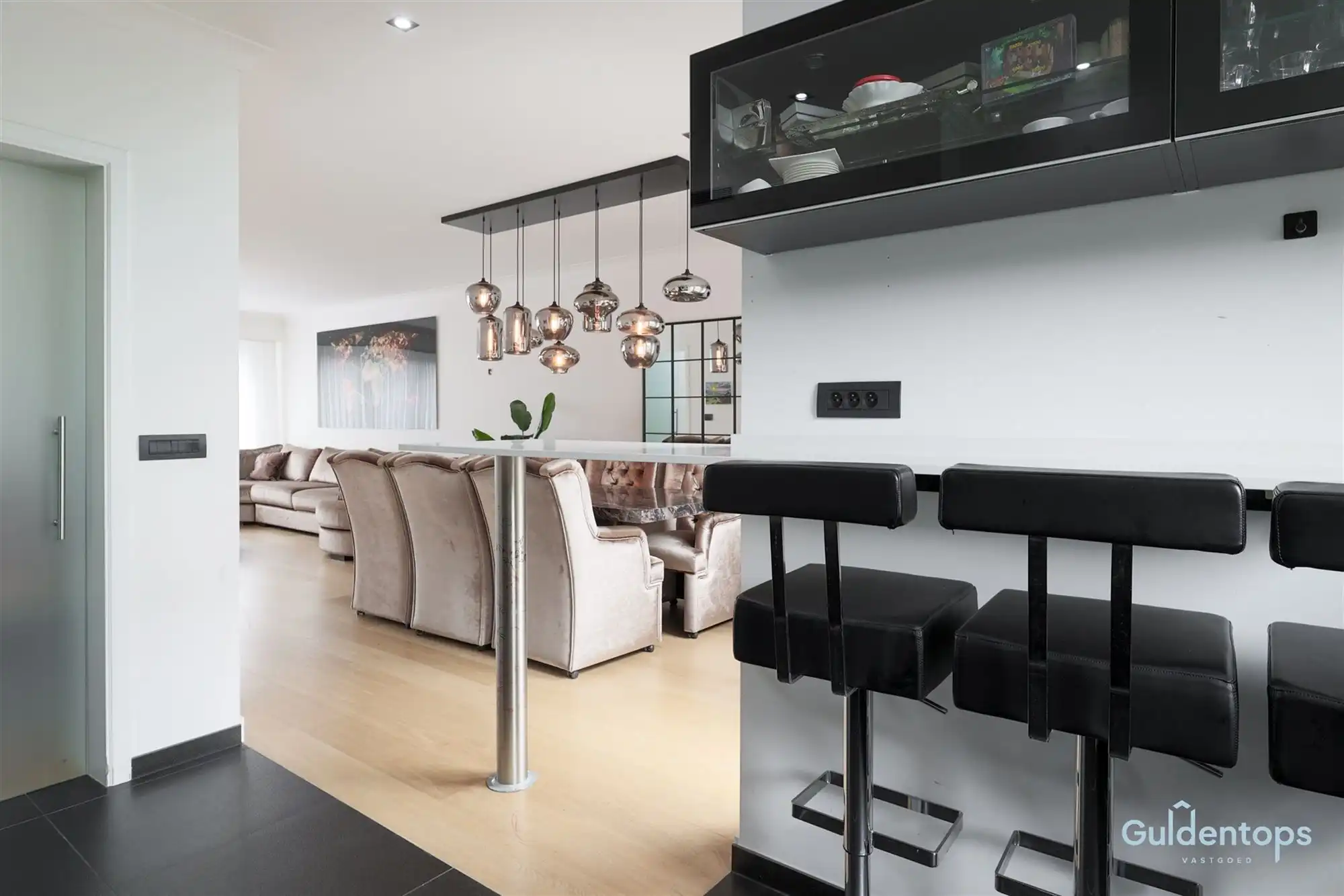 Knappe ruime woning op absolute toplocatie foto 16