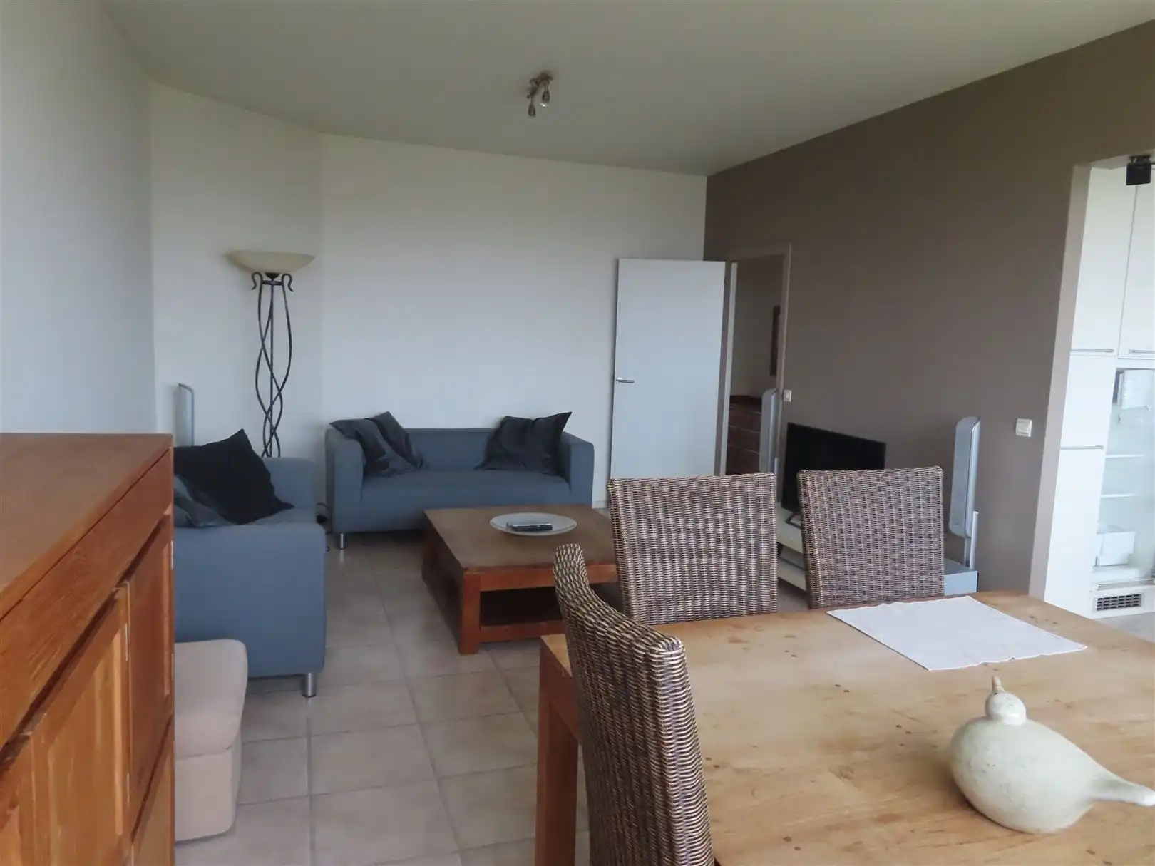 Gemeubeld twee slaapkamerappartement op Antwerpen LO met prachtig uitzicht op Antwerpen! foto 2