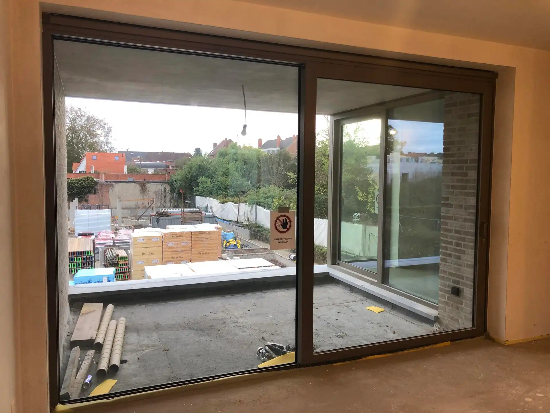 NIEUWBOUWAPPARTEMENT 1ste verdieping  2 slaapkamers terras foto 5