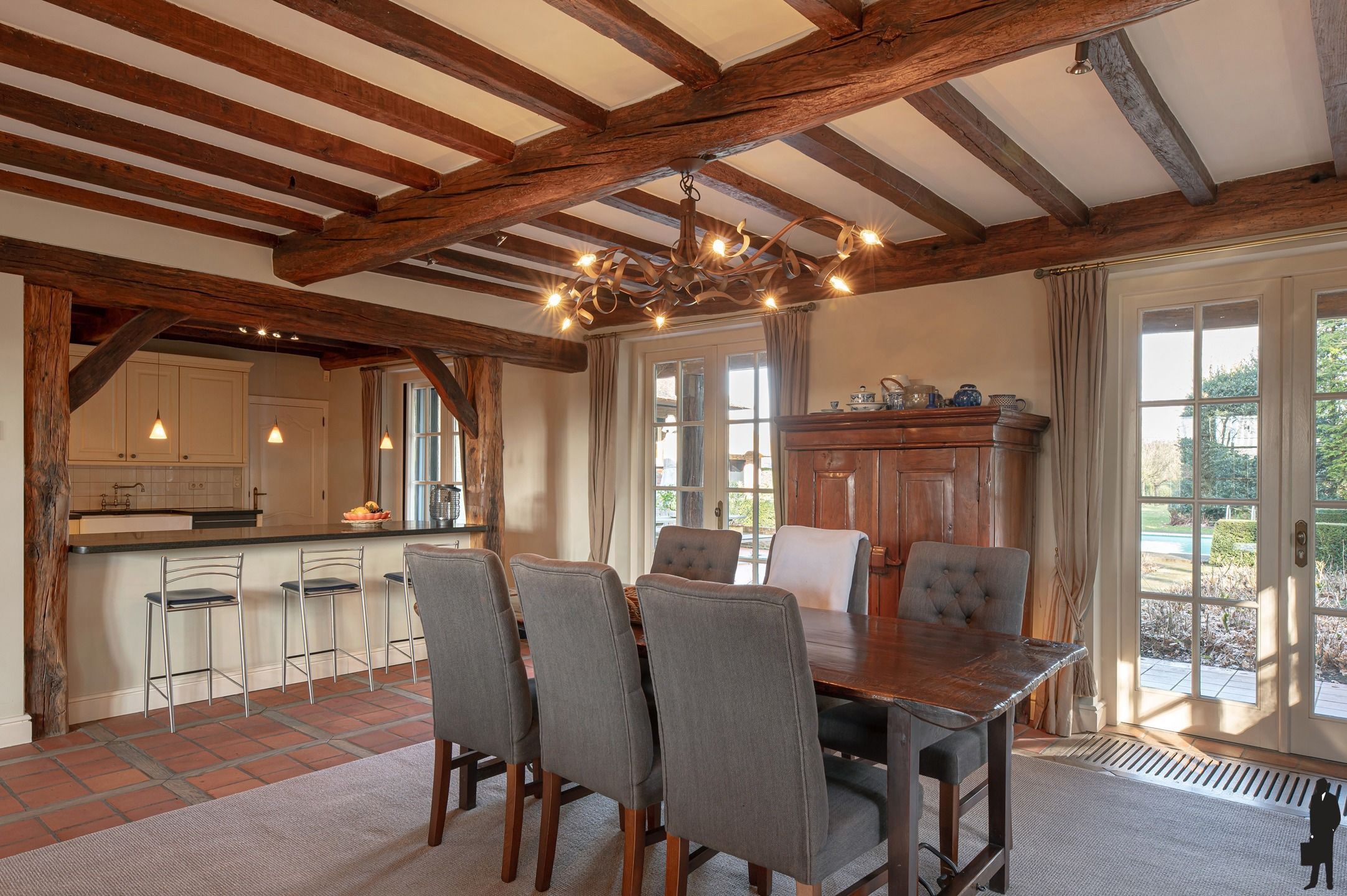 Een parel in een rustige, groene omgeving te Essen met 6 slaapkamers, buitenzwembad en sauna foto 9