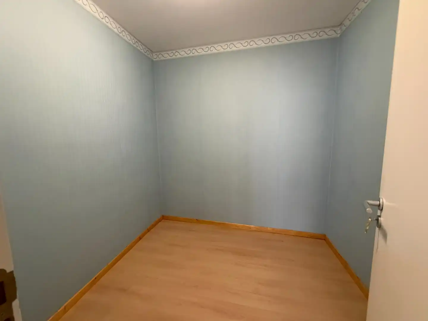 Appartement met 2 slaapkamers in centrum Halle foto 9