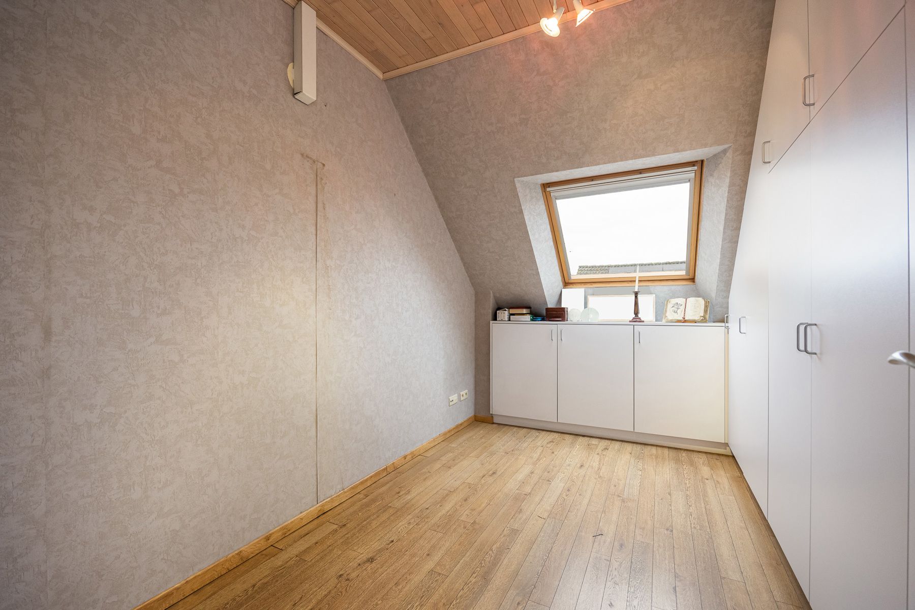 Dakappartement met lift, ruim terras, zolder en ruime garage. foto 9