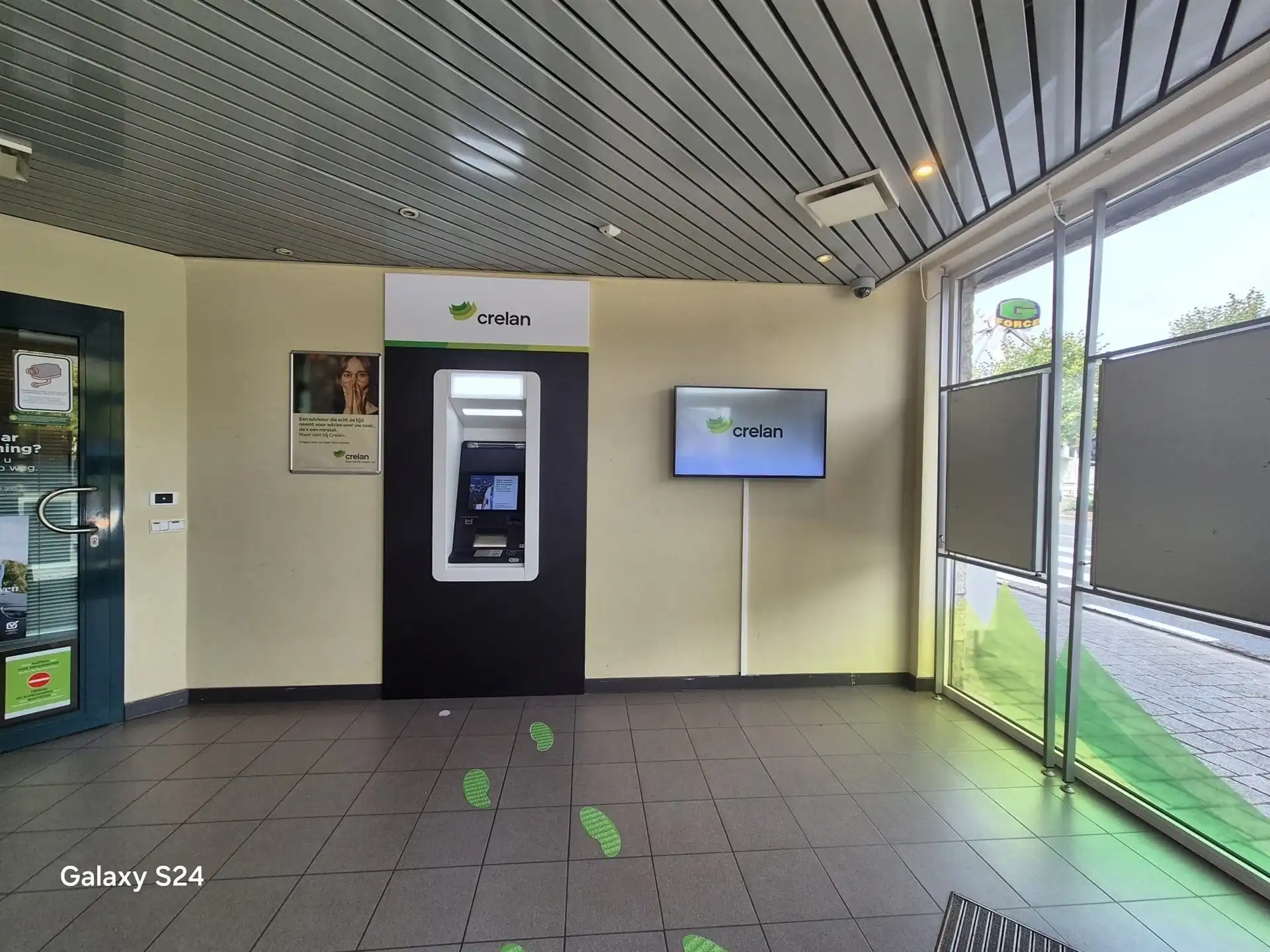 Ruim handelspand te huur – voormalig bankkantoor.  foto 3