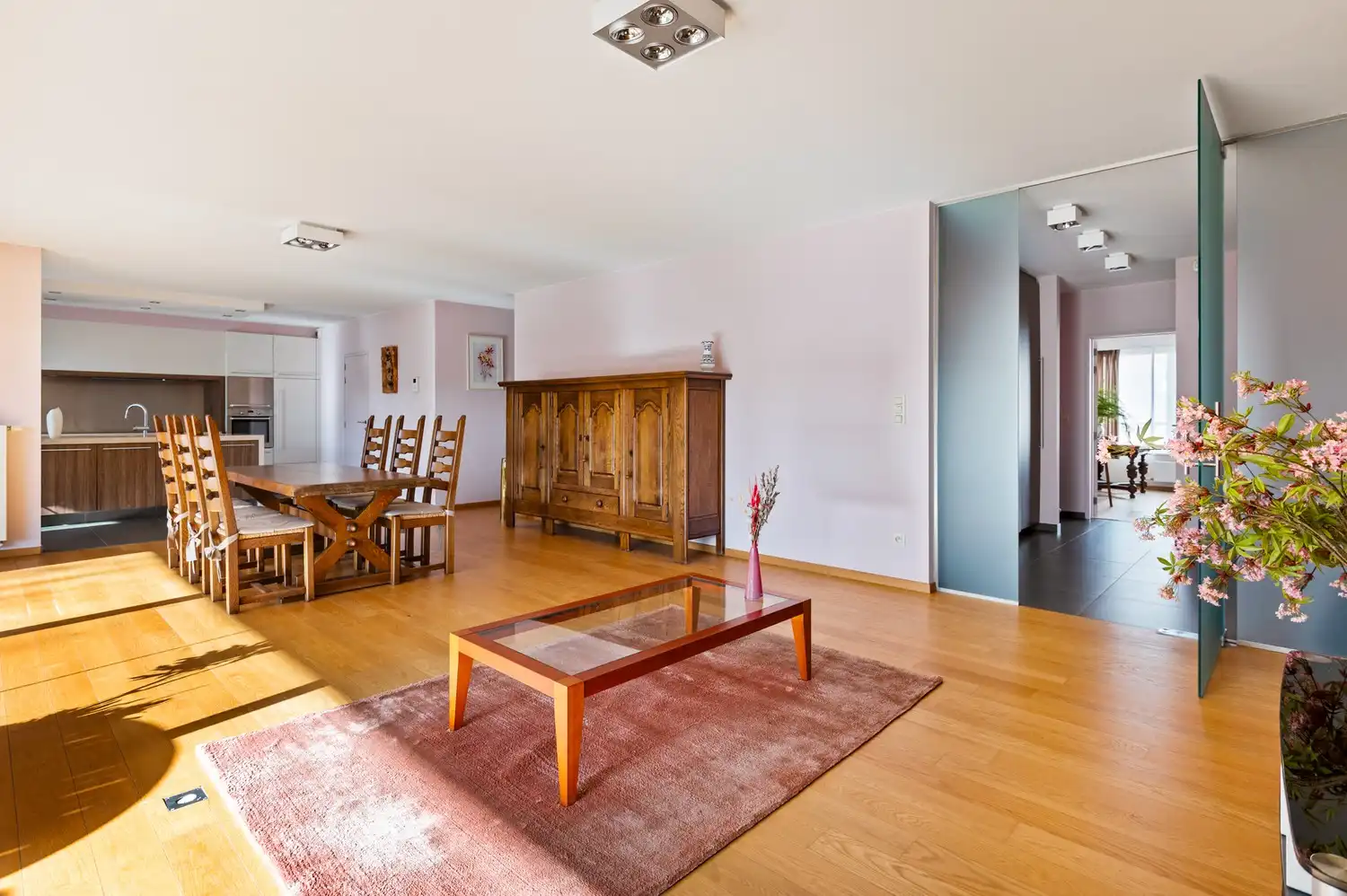 Waanzinnig ruim luxe-appartement in het centrum van Wommelgem! foto 4