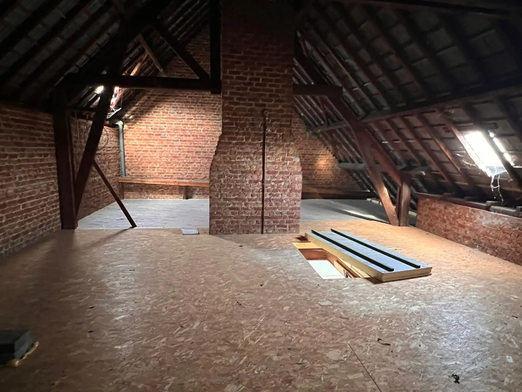 Ruime burgerswoning op wandelafstand van het stadscentrum foto 11
