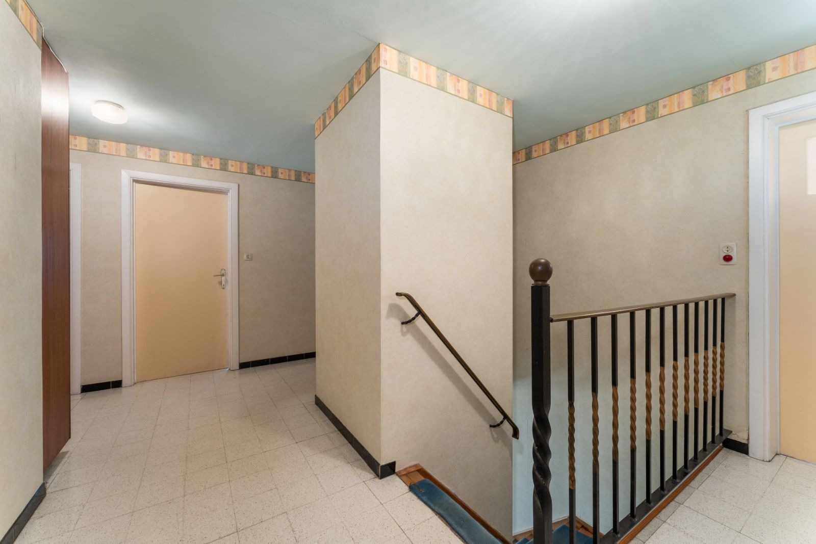Ruime gezinswoning op 737 m² met 6 slaapkamers! foto 18