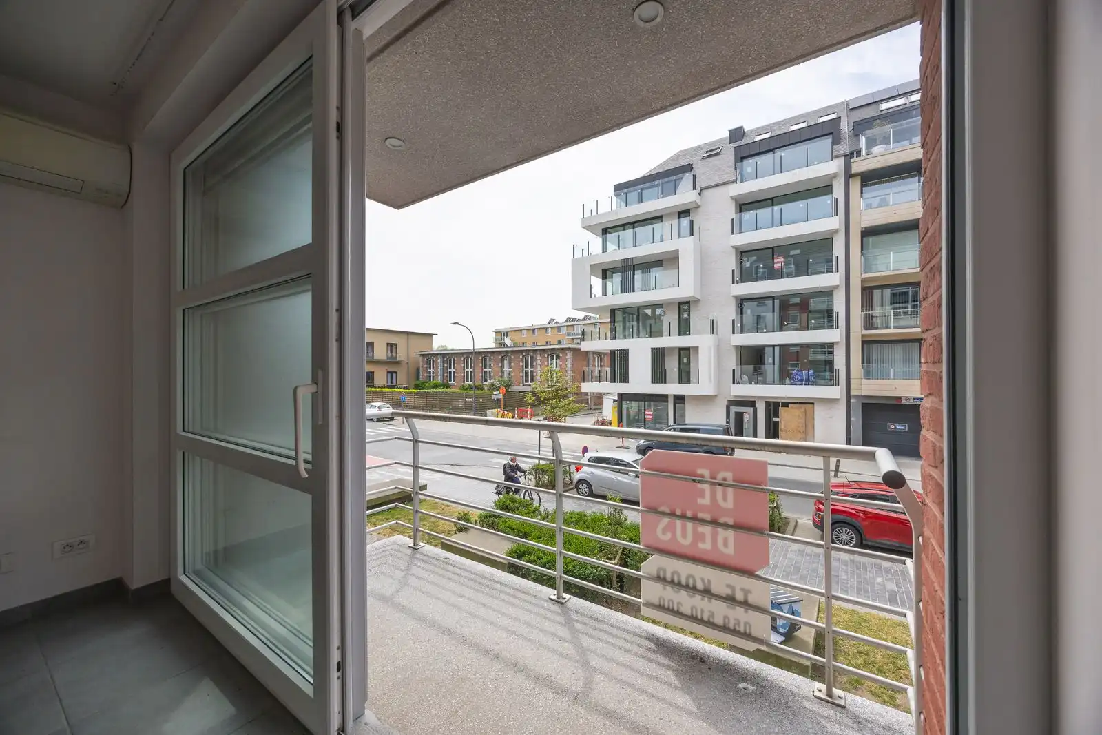 Ruim en instapklaar 3-slaapkamerappartement in hartje Oostende foto 10
