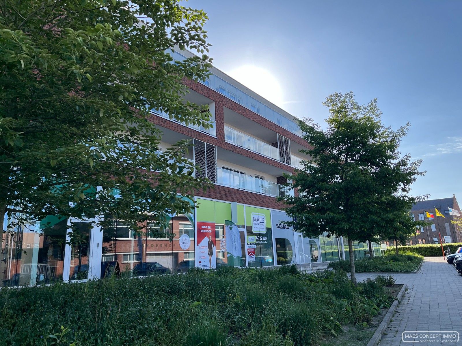 Volledig afgewerkte handelsruimte van 157 m2 te huur centrum Zwevegem foto 6