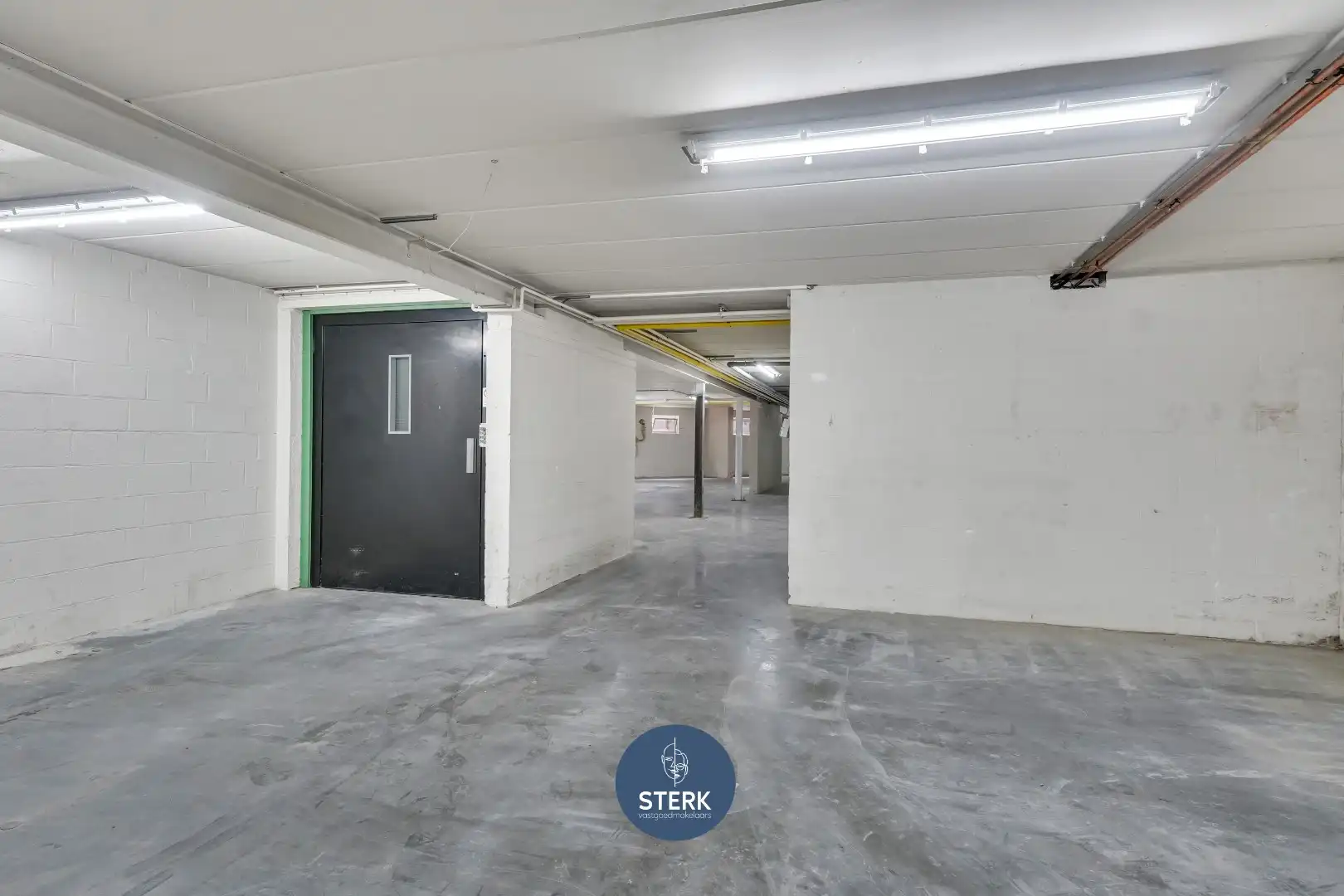 MULTIFUNCTIONEEL BEDRIJFSGEBOUW OP EEN ZICHTLOCATIE NABIJ MAASTRICHT !  foto 19
