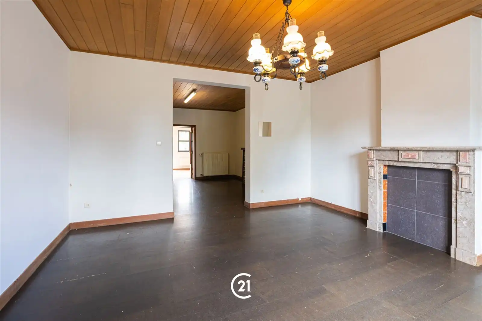 Ruime woning - type herenwoning met 4 slpk en parking foto 4