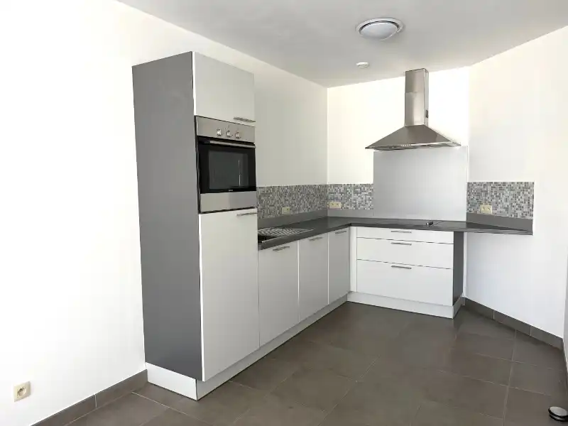 INSTAPKLAAR GELIJKVLOERSAPPARTEMENT bwjr 2010 MET ZUIDGERICHTE KOER foto 4