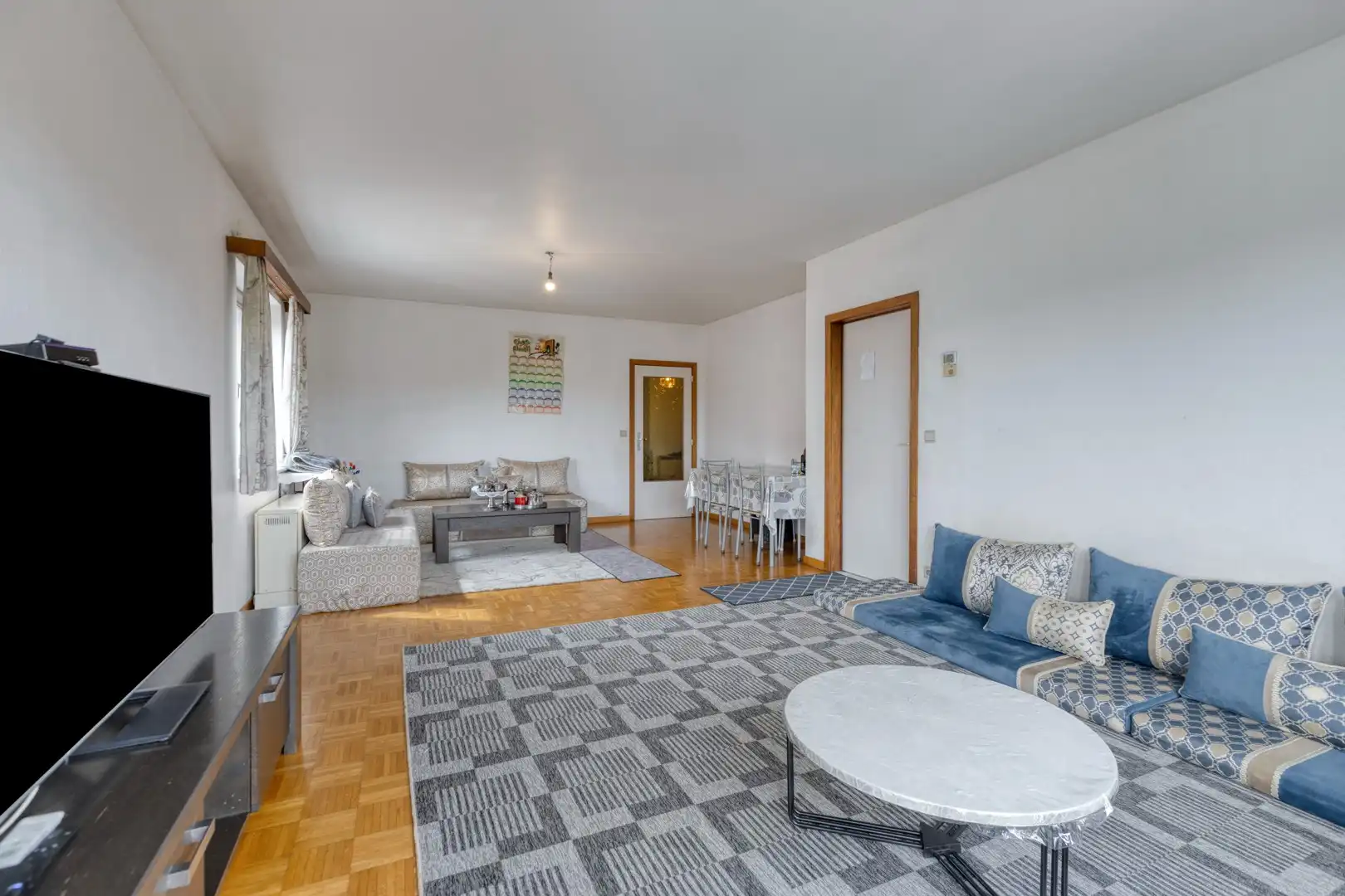 Ruim 3-slaapkamerappartement te koop in Genk foto 8