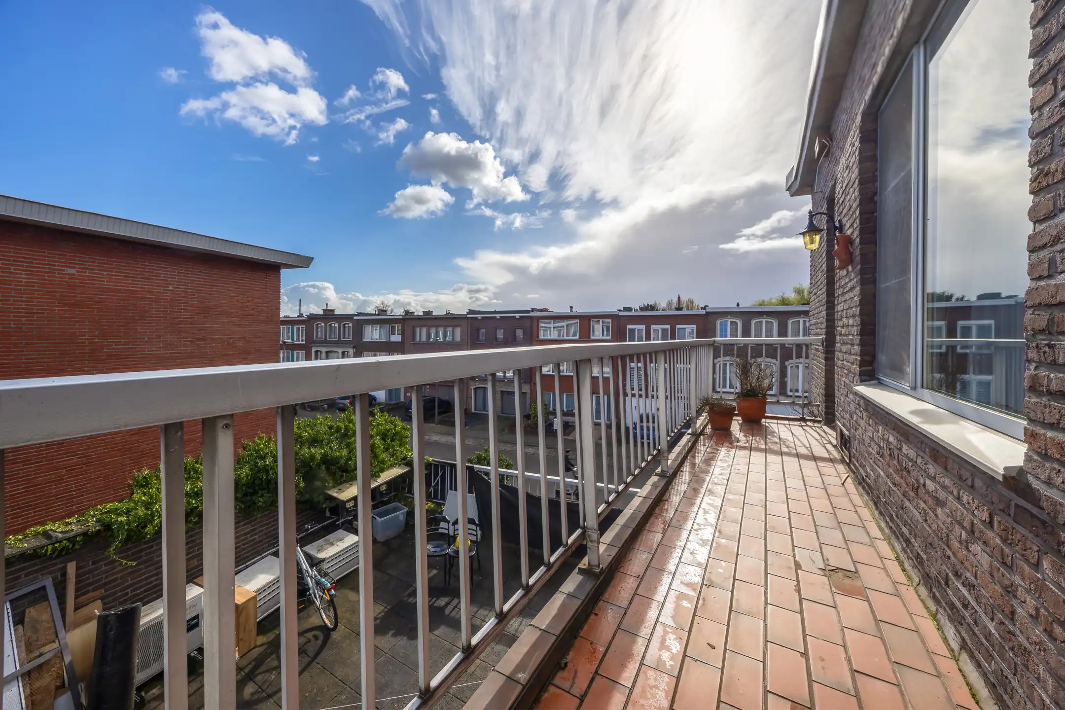 Goed gelegen appartement met 2 slaapkamers en terras foto 14