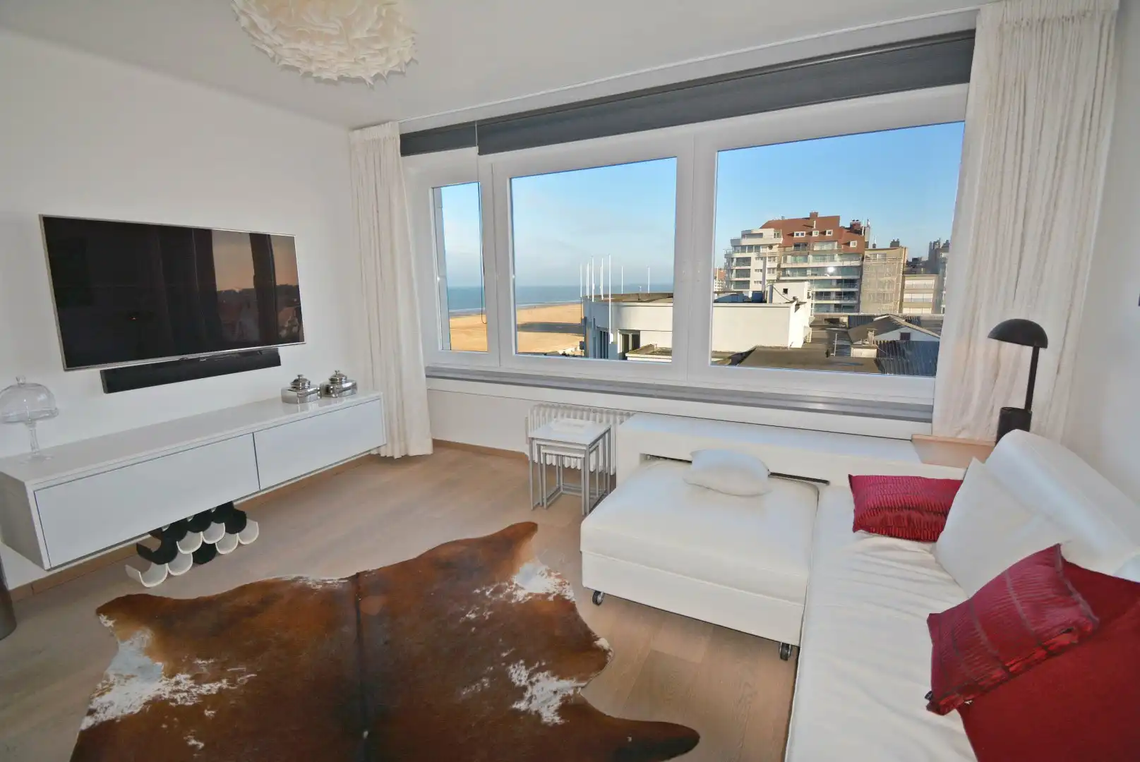 Prachtig gerenoveerde studio met uitstekend zeezicht foto {{pictureIndex}}