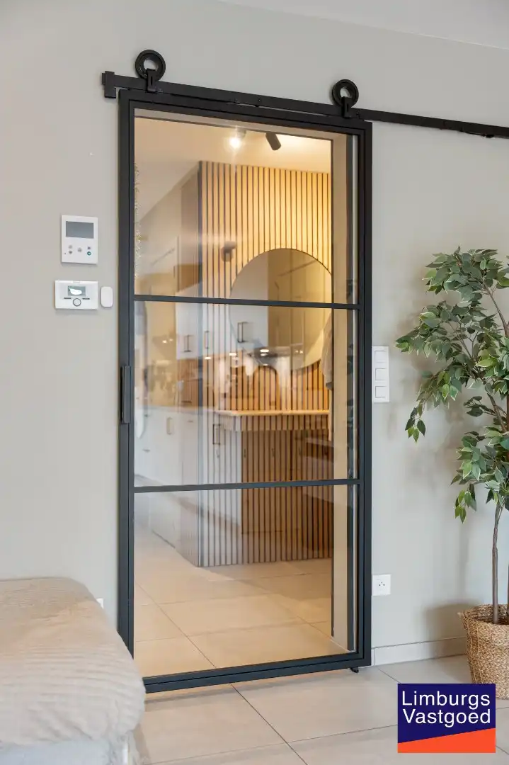 Gelijkvloers appartement (95m²), 2 slpk, ruim terras/tuin, autostaanplaats + kelderberging foto 11