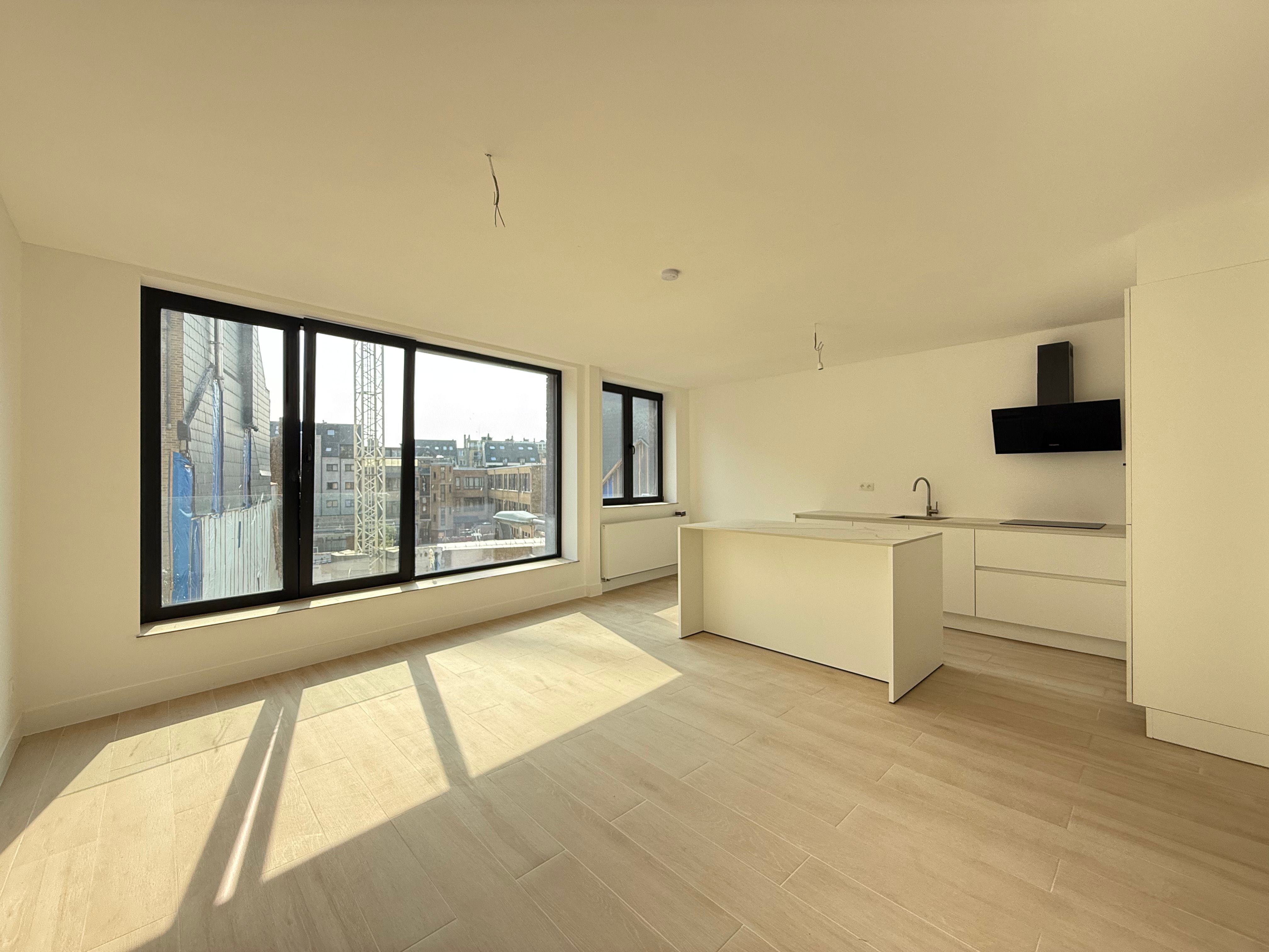 Subliem gerenoveerd appartement met terras foto 4