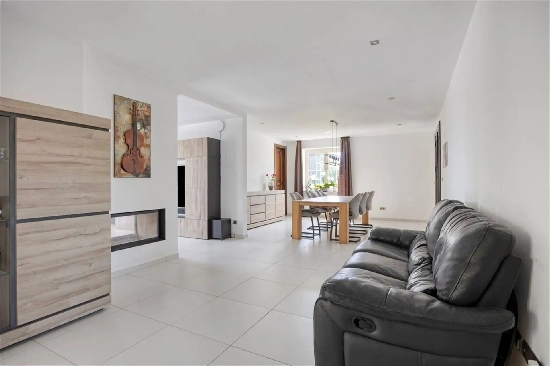 Instapklare villa met zwembad. Landelijke ligging in Leut. foto 12