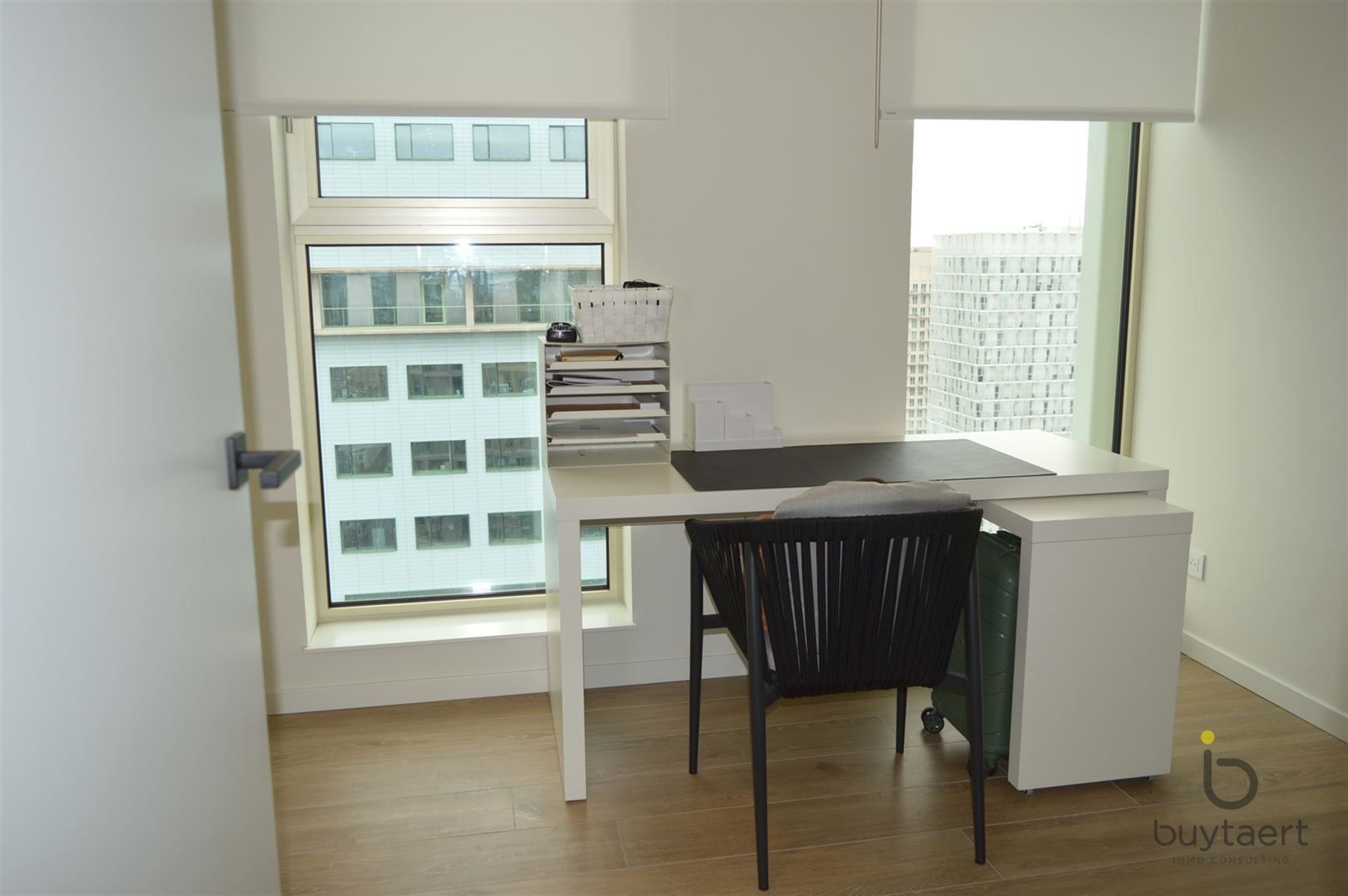 Subliem drie slaapkamer appartement op de Sky line in Antwerpen! foto 9