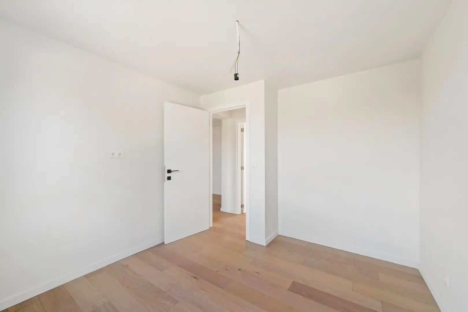 Instapklare woning met 4 slaapkamers, 2 badkamers, garage en 2 zonneterrassen in Dadizele foto 10
